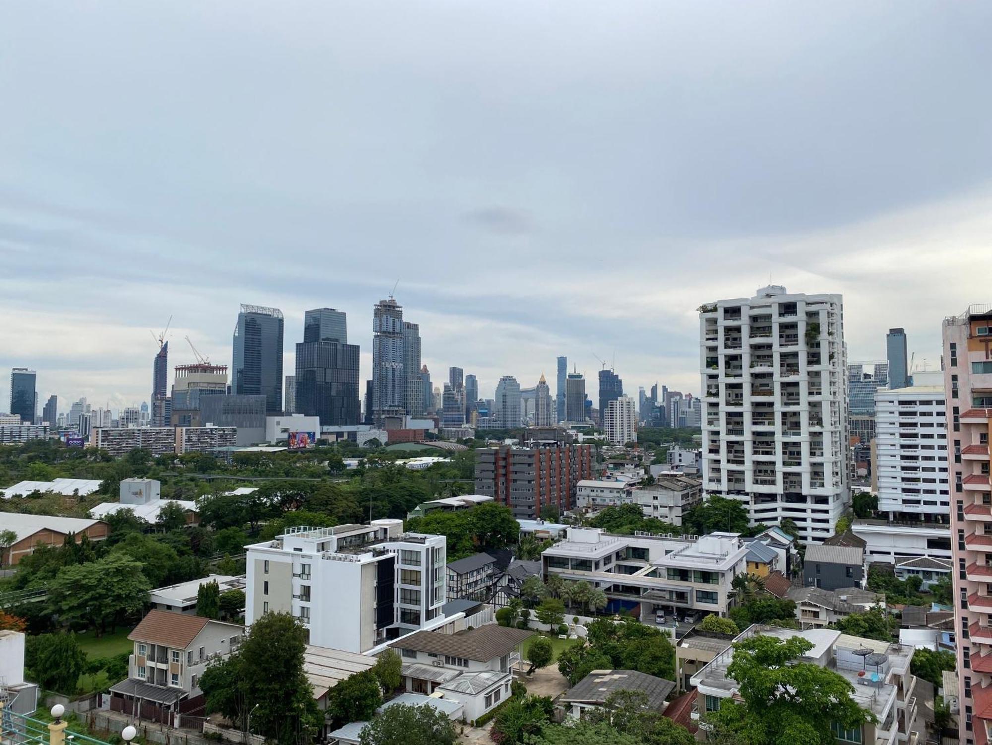 דירות בנגקוק Nantiruj Tower - นันทิรุจ ทาวเวอร์ เซอร์วิสอพาร์ทเม้นท์ สุขุมวิท ซอย 8 מראה חיצוני תמונה